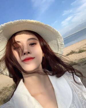 Ju Jingyi Instagram - ☀️☁️
