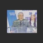 Juana Viale Instagram - Les presento a mi abuelo. Daniel A. Tinayre. Abuelo, padre, director de cine, amigo, francés, corazón gigante. El se fue a otro destino cuando yo era pequeña, o no tanto o mucho. Pero si me acuerdo que siempre abría sus brazos cuando me veía, se arrodillaba, para quedar a mi altura y yo corría hacia él. Pero aca, con su acento (nunca aprendió a pronunciar la R, como nosotros, siempre contaba en francés). Y además, fue un gran artista. Hizo hermosas, grandes películas. Apostó todo lo que tenía por el amor a su arte. Vean sus películas, su lenguaje, su humor. Gran artista. Gran abuelo (se fue muy pronto). Y con favio..... Aca la entrega de premios. Veanla..... https://youtu.be/ZPPuGgH84hw