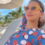 Juanita Arias Instagram - Quality Time with Family …Máxima Felicidad 👙☀️⛱️ 🛳️🤍 @virginvoyages #virginvoayages #Ad