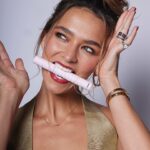 Juanita Arias Instagram – Red lips 💋💄@cosmopolitanmx x @kyliecosmetics
Fotos: @caballeronavor
Styling: @rodrigoaalcantara
Makeup: @ger.parra
Pelo: @gabiokka