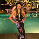 Juanita Arias Instagram - Un Pavito Surreal 🦚💕 … La Sonrisa de la ultima foto es el vibe … 😉