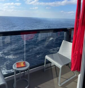 Juanita Arias Instagram - Sea Terrace Cabin 🛳️❤️ @virginvoyages #VirginVoyages #Ad