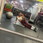 Juanita Arias Instagram – 50 Repeticiones de Cada uno de los ejercicios que ven y la última plancha la hago por un min 💪🏻🍫 #500Abs 

50 repetitions of each of the exercises you see and the last plank I do it for a minute 💪🏻🍫 #500Abs

Recibí sus mensajes y me animé a subir la rutina q he estado haciendo para completar mis 500 abs diarios ( Descanso Domingo ) pero vale aclarar que YO NO SOY ENTRENADORA!!! Esto me sirve  a mi, pero creo que cada quien tiene que ver lo que le funcione, lo que le resuene y le siente bien a su cuerpo! Esto es solo una idea para los que quieran hacer el reto conmigo ! 
❤️