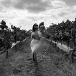 Juddy da Conceição Instagram - Visitar as vinhas do Vale do Bero foi sem duvidas uma das melhores experiências que já vivi este ano. Incrível ver que apesar de estar no deserto, não têm qualquer dificuldade com a rega por conta do rio do Bero que neste momento encontra-se completamente seco mas com muita reserva , sabe Deus onde . Enfim, saber que em Angola , Namibe existe um vinho 100% nosso com muita qualidade onde por ano se tira mais de 80 000 garrafas foi um wauuu. Vale a pena visitar e fazer uma prova de vinho no @valedobero