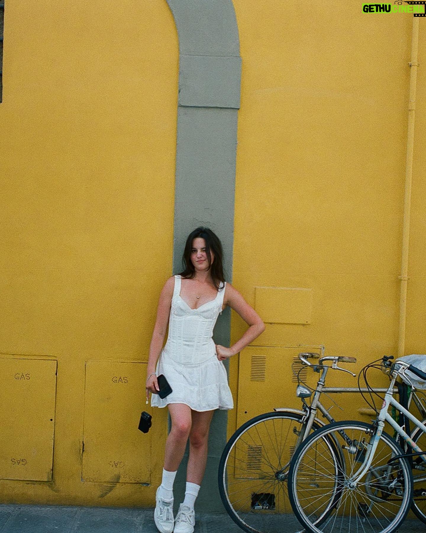 Jules LeBlanc Instagram - europe cause i miss jt and i have to go back 🍋🍋