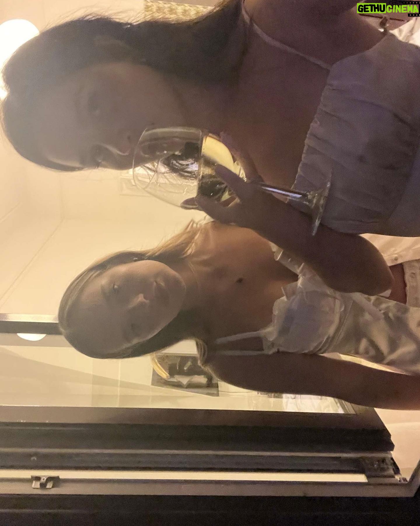 Jules LeBlanc Instagram - europe cause i miss jt and i have to go back 🍋🍋