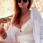 Julia Flabat Instagram – Mantra 🕉️ : La paix et le bonheur sont ma priorité en ce moment .
#philippines #coron #paradise @maisonsduvoyage