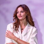 Julia Flabat Instagram - Quel mot choisiriez vous pour définir une Maman ? Pour moi : AGAPÊ & HERO - pendentif : @maty_officiel Voici 2 mots qui symbolisent la relation avec mes enfants 🤍 - Agapê pour l’amour inconditionnel qui nous lie. - Hero pour ce côté protecteur que j’ai découvert en devenant mère . ________________ #maty #fetedesmeres #collaborationcommerciale