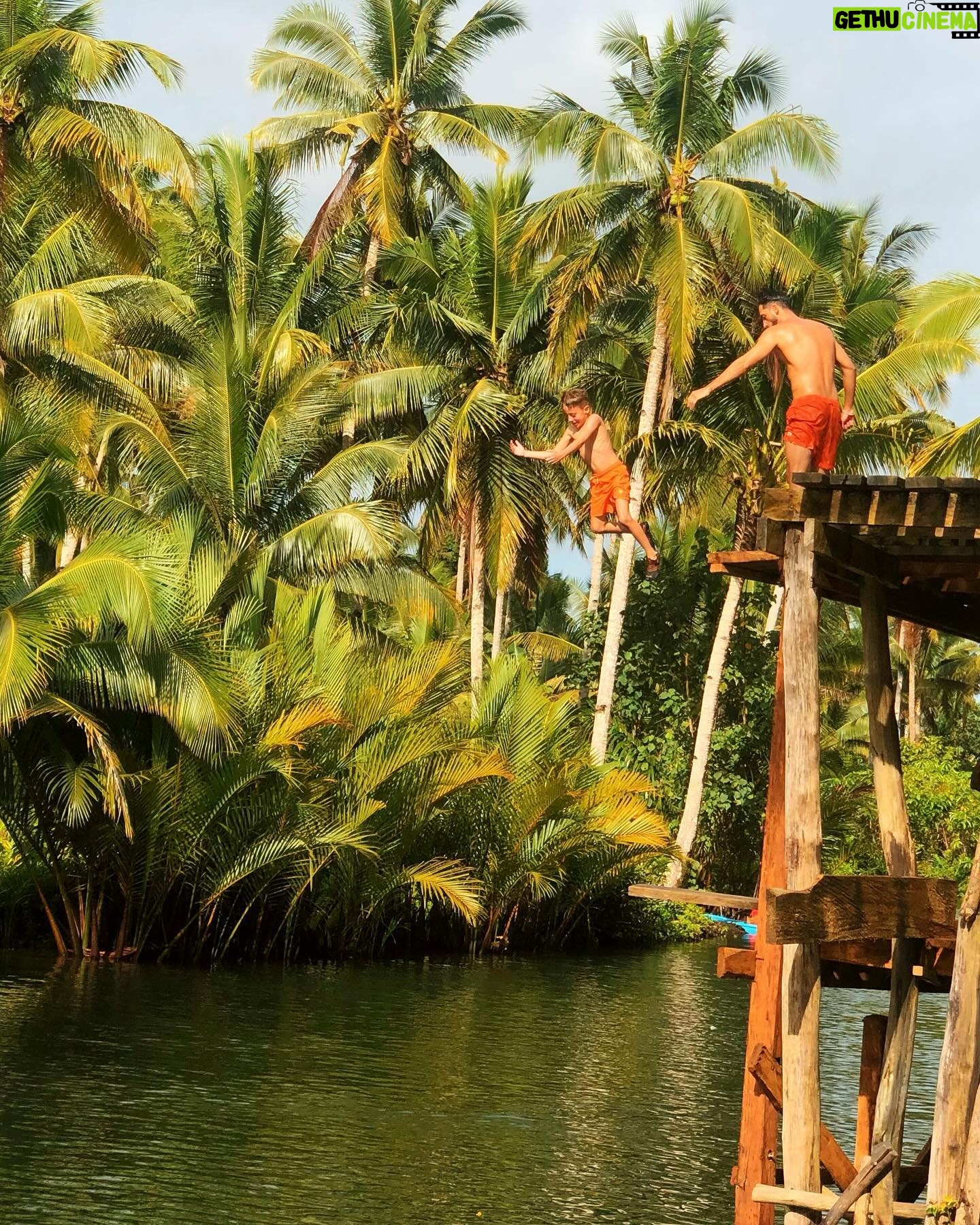 Julia Flabat Instagram - Maasin River ✨🌴💚 Step 1 Siargao - Quelle est votre photo pref ? 1,2,3,4,5 ?