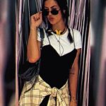 Julia Flabat Instagram – Back in 90´s entre copines 🤩

J’ai reproduit un look Pinterest de Rachel Green en 1996, vous validez ???! (Photo2) 

Merci @leah.mallet pour cette soirée , un bien fou de rajeunir avec vous les girls 🥰