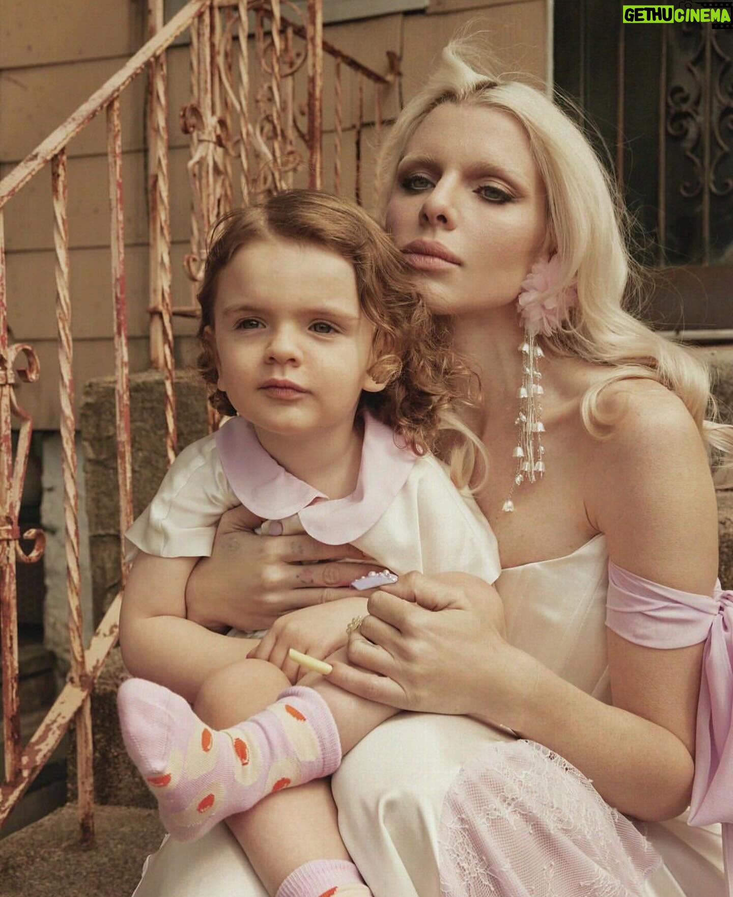 Julia Fox - 170K Likes - Unapologetic cringey “boy mom” 😭 thank u @gregswalesart for having the patience of a saint and getting the best pics of us!! I will cherish them forever 💜 Getting a 3 year old to change clothes let alone stay still is near impossible but we did it together! Full feature on @alexa_nypost