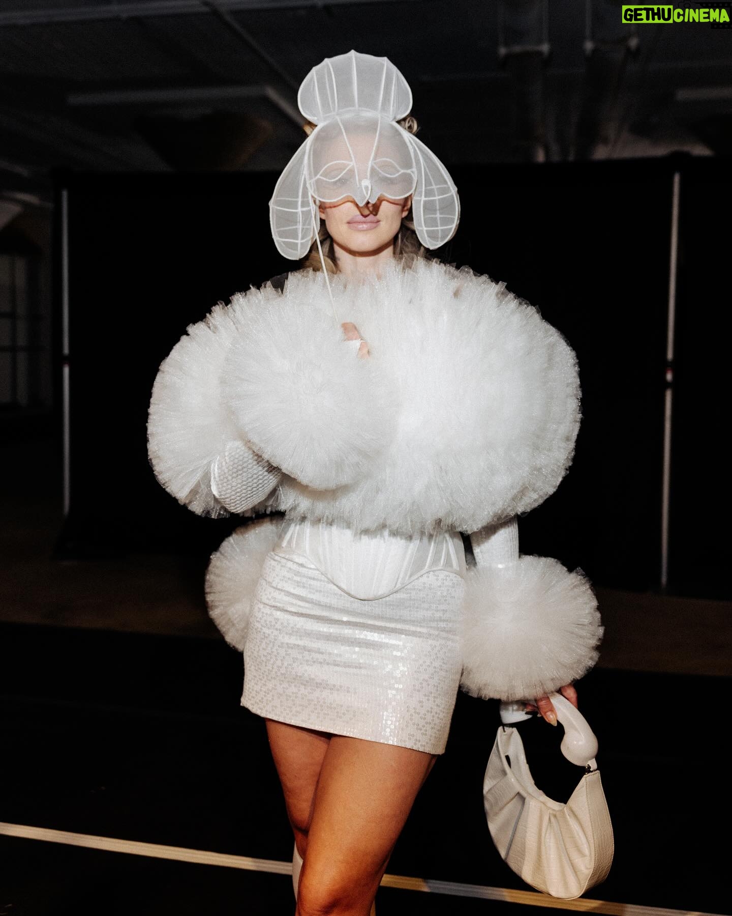 Julia Fox Instagram - I’m just a little poodle Idk what’s going on 🐩 👰🏻♀️ @wiederhoeft_