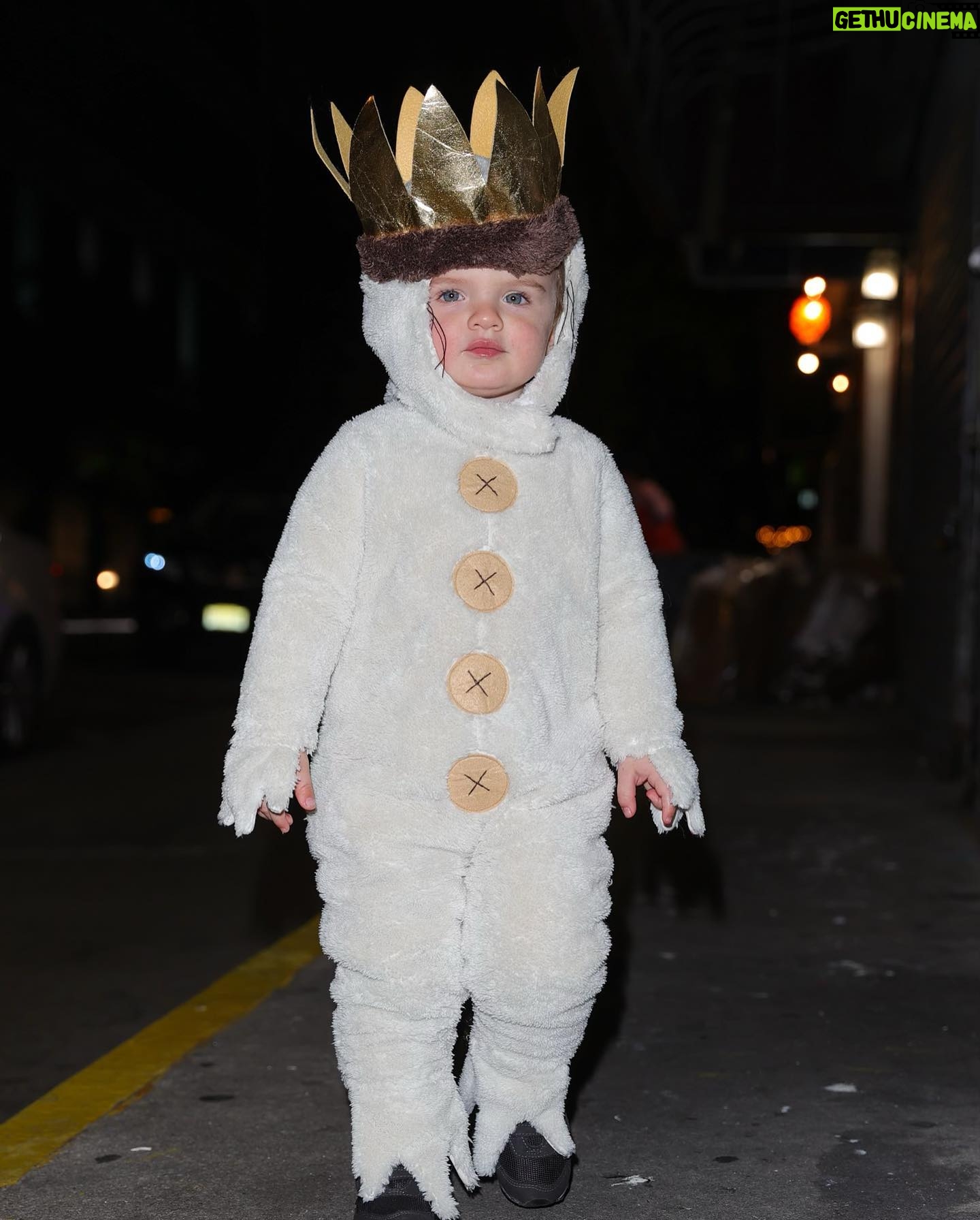 Julia Fox Instagram - Where the wild things are!!! 👹 I love this little family!!!!! 🥰🥰🥰 @brianaandalore @richieshazam