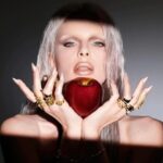 Julia Fox Instagram – Bite the apple.