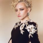 Julia Garner Instagram - EMMYS 2022 🤎 Thank you @gucci @swarovski for getting us ready.