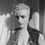 Julia Garner Instagram - Golden Globes for the girlies. 💕 Congratulations to all the winners. ⭐️ Thank you @sabatods and @gucci for the most gorgeous sparkly dress. 🪩