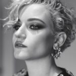Julia Garner Instagram - EMMYS 2022 🤎 Thank you @gucci @swarovski for getting us ready.