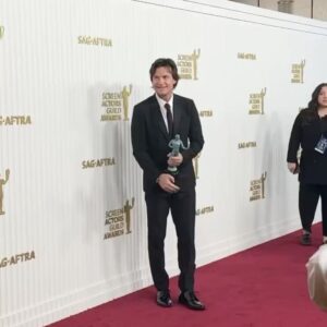 Julia Garner Instagram - The BEST PERSON won BEST MALE ACTOR IN A DRAMA SERIES last night at the @sagawards!!!! Watching Jason work is such a privilege, I was lucky enough to watch what he does best which is telling stories. Whether it’s acting, directing or both at the same time. It’s truly a gift and he is a crazy talented unicorn. Not only is he a masterful storyteller but more importantly he is genuinely one of the smartest, kindest and greatest person I know. SO WELL DESERVED! I LOVE YOU JB!!!! Thank you for being you! ♥️🎭♥️