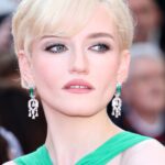Julia Garner Instagram – Was so happy I got to see “Astroid City” while I was in @festivaldecannes. Such a fan of Wes Anderson. Thank you @gucci for the dreamiest green dress and jewelry. 💚💚💚
