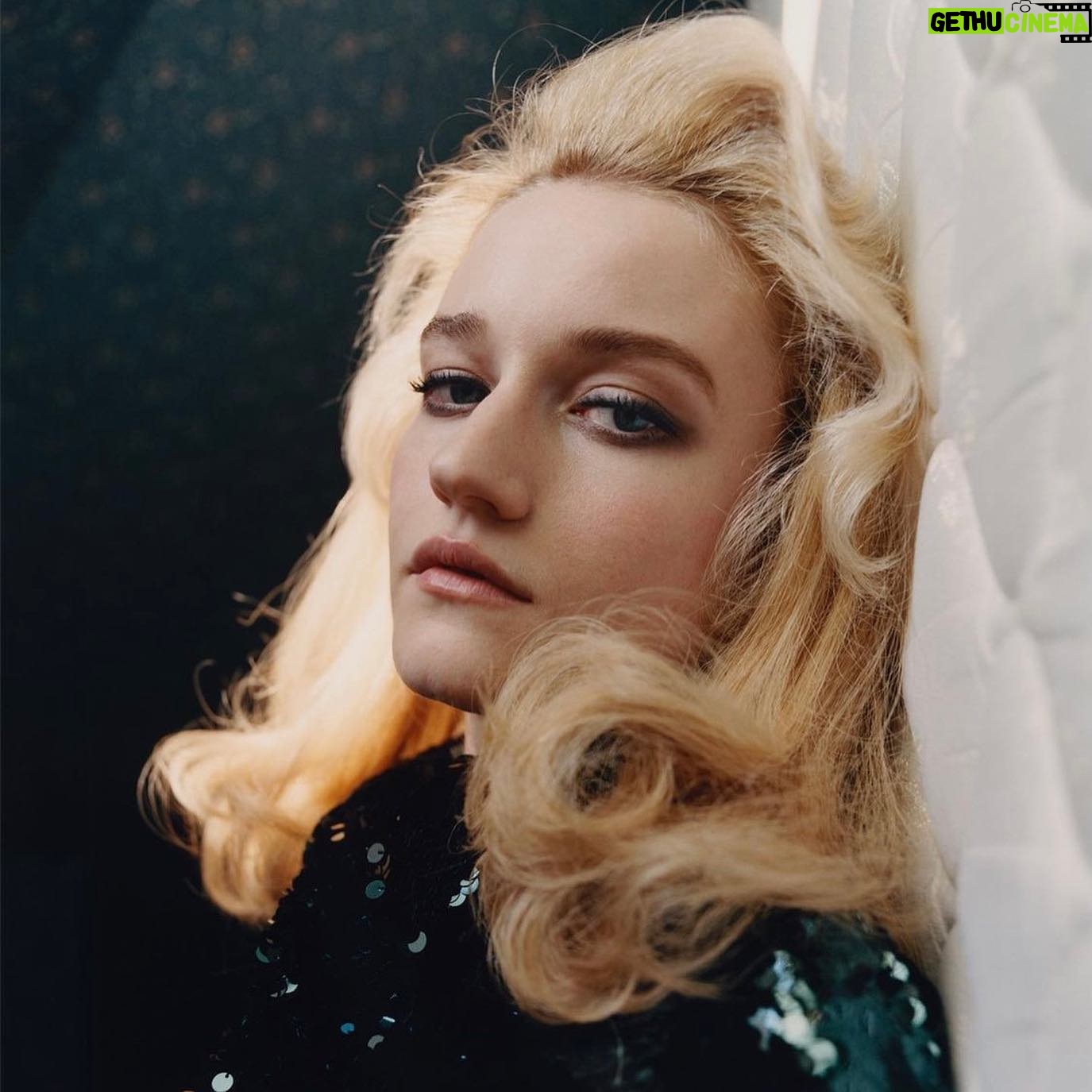 Julia Garner Instagram - šW MAGAZINE š Magazine: @wmag Photographer: @renellaice Editor in Chief: @saramoonves Editor at Large: #LynnHirschberg Styling: @saramoonves Sittings Editor: @aaalliata Story: @jennycomita Hair: @estherlangham Makeup: @sallybranka Manicure: @naominailsnyc Set Design: @wetdisgrace Production: @onethirtyeightproductions W VOLUME FOUR 2021, THE POP ISSUE