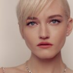 Julia Garner Instagram - 💕Golden Globes 💕 Thank you to Gucci for this dreamy pink look. I’m so in love with dress 💕 Photographer @eliastahan @gucci @debeersofficial @elizabethsaltzman @emilychengmakeup @bobbyeliot @betina_goldstein @lordgmv @traceycunningham1 @facegym