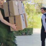 Julia Garner Instagram – Sure you’re not forgetting anyone? This holiday season, adorn your loved ones in @Nespresso gifts ☕️🎄🎁 @simoneashley 

#IncomparableCoffeeExperiences #NespressoVertuo