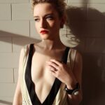 Julia Garner Instagram – Golden hour for #GoldenGlobes! Thank you so much for last night. Congratulations to all the winners. 🖤🖤🖤 @goldenglobes