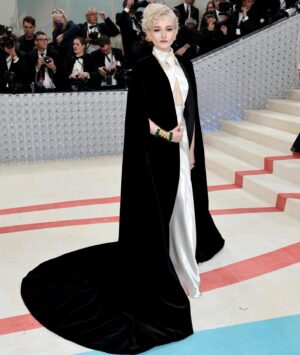 Julia Garner Instagram - Karl Lagerfeld: A Line of Beauty. Thank you @metmuseum and @voguemagazine for the elegant evening. Such a beautiful tribute to Karl Lagerfeld. Also, thank you to the @gucci family and my incredible creative team for putting together this dreamy look. 💕😻💕 #metgala2023