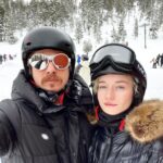 Julia Garner Instagram - Ski day! ⛷❄️🤍 HAPPY NEW YEAR! XO (FYI this is faux fur)