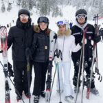 Julia Garner Instagram - Ski day! ⛷❄️🤍 HAPPY NEW YEAR! XO (FYI this is faux fur)