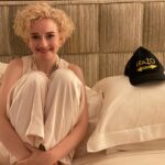 Julia Garner Instagram – Sitting here with my @ozark crew hat wishing I could be with everyone to celebrate in person. Iβm so proud to be on this show. It has changed my life in so many ways. Iβm so grateful. Iβm not only grateful to be working, but to be able to work with people I love. Also I want to give a special thanks to Meryl Streep, who wasnβt on the zoom call tonight. When I was 15 I watched Sophieβs Choice and it made me want to be an actress. I wouldnβt be doing this if it werenβt for you. And thank god because I donβt really know how to do anything else!! So thank you. Love to you all!! Thank you for putting a smile on my face this year. The world is better because you are all in it. We can get through anything if we do it together. Let love be our guide β€οΈβ€οΈβ€οΈ #emmys2020 @televisionacad
Photo credit @markfoster