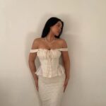 Julia Kelly Instagram – Hopeless romantic 🏹