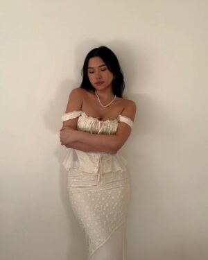 Julia Kelly Instagram - Hopeless romantic 🏹