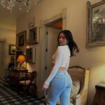 Julia Kelly Instagram – new favorite jeans @same ♥︎