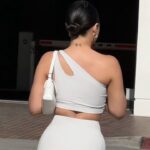 Julia Kelly Instagram - Back in sunny LA ☺︎ Set is @meshki #meshkipartner