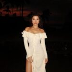 Julia Kelly Instagram - Loves a good summer dress 🏹