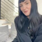 Julia Michaels Instagram - Show me yours so we can…compare. Transition: @deannacwebb