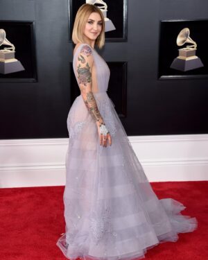 Julia Michaels Instagram - The last time Vs. The first time :) good luck to all the Grammy nominees today! ❤️❤️❤️ #grammys @recordingacademy 

Photos by Jon Kopaloff and Jamie McCarthy via Getty Images
