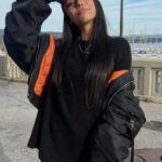 Julia Morgante Instagram – FAV BOMBERS @prettylittlething 🧡 (toujours très à l’aise de gesticuler devant une caméra) #notsponso