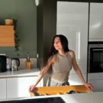 Julia Morgante Instagram – il est rare que je dise cela, mais j’ai vraiment hâte que vous découvriez enfin le projet sur lequel nous travaillons depuis plusieurs mois déjà 😏 on se retrouve ici en live ce dimanche à 20h, je compte sur vouuuus, préparez vos questions !