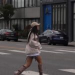 Julia Morgante Instagram - imiter une fausse paparazzade en plein milieu de Los Angeles ? check 🤟🏼 mention spéciale pour ma tenue dans laquelle j’ai adoré shooter, avec le détail BOTTES (hors de ma zone de confort) que que trouve trop belles ! bottes : @chaussea_officiel (ad) code : JULIA15 pour -15% sur tout le panier frais de ports dès 20€ d’achat images ( veste mdr) : @lilybarriere toujours aux côtés de @masinfluenceragency 🫶🏼