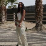 Julia Morgante Instagram - ne vous inquiétez pas j’ai bien fait le deuil de mon séjour aux US, mais je me dois de vous reparler de cet incroyable pantalon @revolve (mettez LCDE-WP280 dans la barre de recherche du site) 🫶🏼 ps : oui je marche dessus, on ne fait pas tous 1m76 ici ok ?