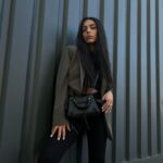 Julia Morgante Instagram - laquelle préférez-vous ? 🌵🪖📗 j’hallucine, il ne fait même pas encore assez frais pour pouvoir porter mes blazer dans la journée ! celui-ci est l’un de mes fav, de chez @hm manucure : @les._.demoiselles bouche : @lestudiodusourcil
