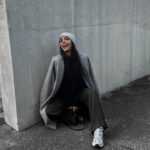 Julia Morgante Instagram - 50 nuances de grey 💁🏻 au fait, j’ai enfin découvert à bientôt 28 ans que je suis bélier / ascendant cancer et lunaire gémeaux, je ne sais pas ce que ça vaut mais je tenais à vous partager cette info 🥹 (je ne sais pas laquelle vous préférez ? mais la 4ème photo c’est cadeau)