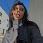 Julia Morgante Instagram - WELCOME LE MOIS D’AVRIL, BON WEEK-END INSTA ET VIVE LES BÉLIERS🤟🏼 conformément à la nouvelle loi des influenceurs, je déclare officiellement avoir eu recours à FaceApp pour donner un peu de volume dans mes cheveux, ainsi qu’avoir chouïa lissé ma figure (mais pas trop promis regardez j’ai laissé mes cernes) 👽
