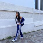 Julia Morgante Instagram - « j’aime pas le bleu » bien sûr oui, mais ça c’était avant de tomber sur cet ensemble magnifique signé @prettylittlething 🤤💙 #collaboration #plt