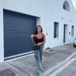 Julia Morgante Instagram – ce jean méritait un post à lui tout seul ! @prettylittlething 🩵