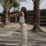 Julia Morgante Instagram - ne vous inquiétez pas j’ai bien fait le deuil de mon séjour aux US, mais je me dois de vous reparler de cet incroyable pantalon @revolve (mettez LCDE-WP280 dans la barre de recherche du site) 🫶🏼 ps : oui je marche dessus, on ne fait pas tous 1m76 ici ok ?