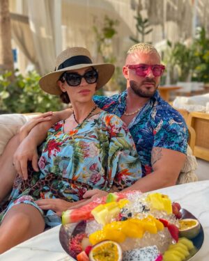 Julia Paredes Instagram - Un peu de Détente au @evabeachrestaurant en amoureux 💕
#dubai#invitation#restaurant#couple#couplegoals