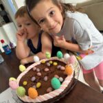 Julia Paredes Instagram - Joyeuses fêtes de Pâques 🐣 Mon état s’améliore je peux enfin profiter de ces moments si précieux avec mes amours ❤️ #happy#easter#paques#family#instagram#instagood#mum#mumlife#dubai